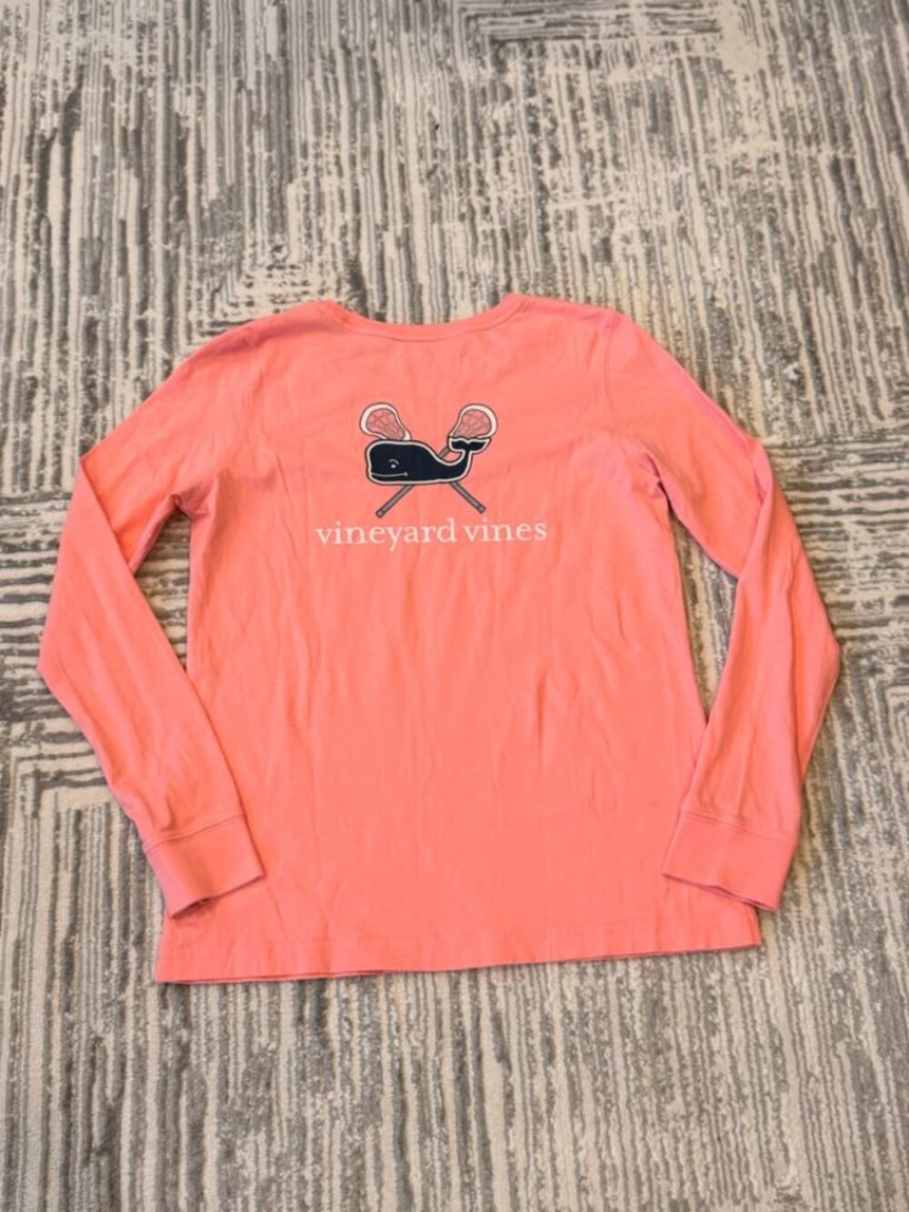 Vineyard Vines women's XS pink/navy Lacrosse Whale pocket graphic shirt
